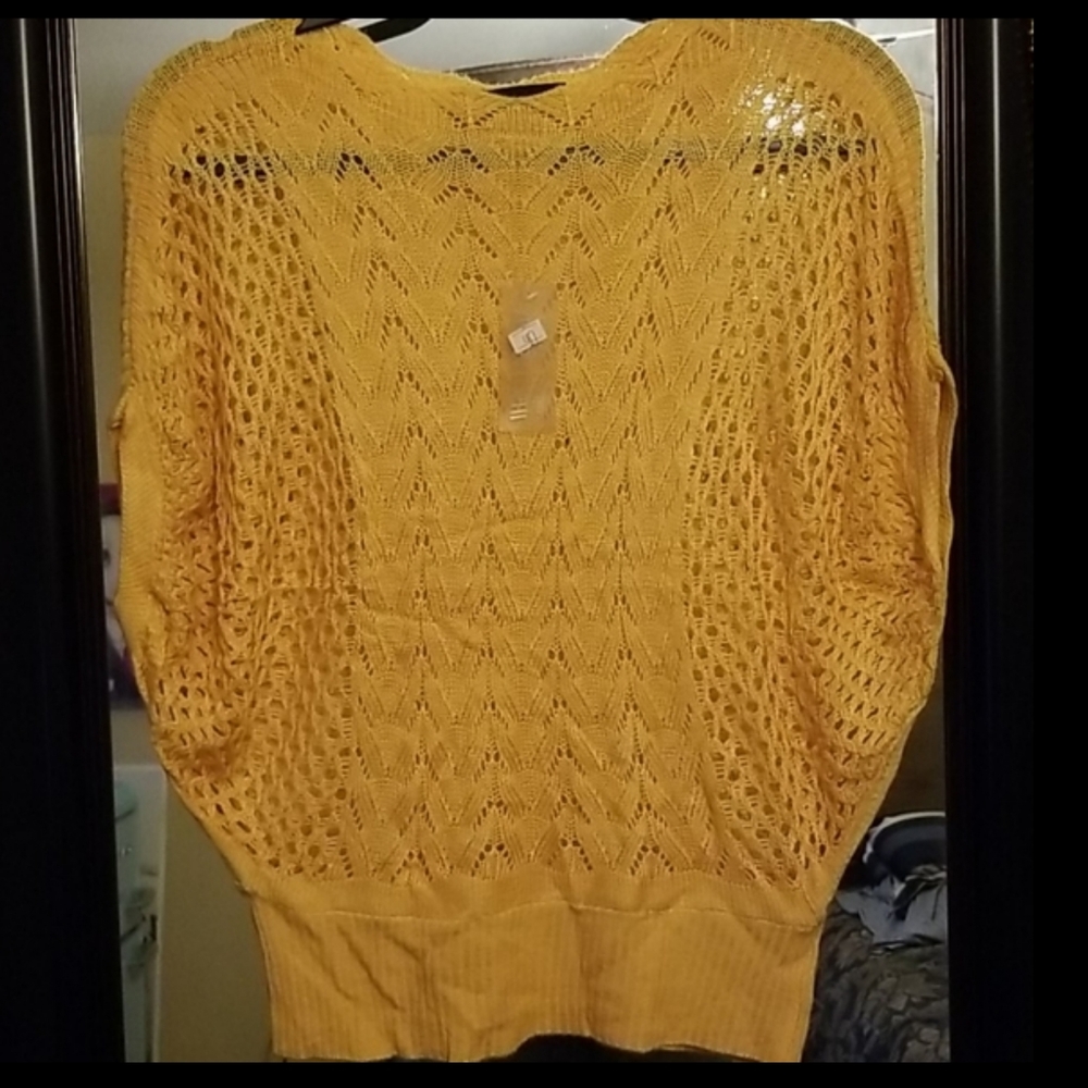 Tops - Picture 2 of 2
